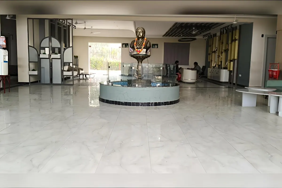 Red Rose Public School, Kanpur Road